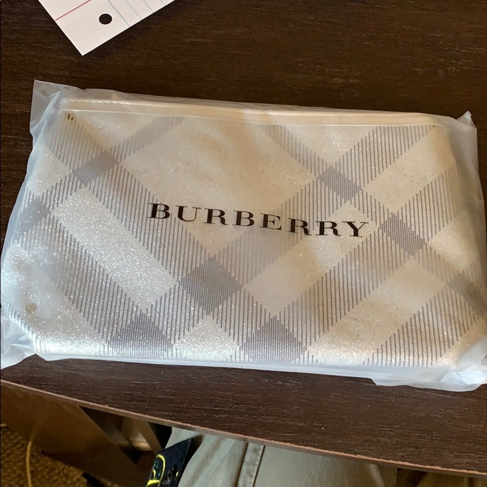 Burberry make up pouch toiletry bag